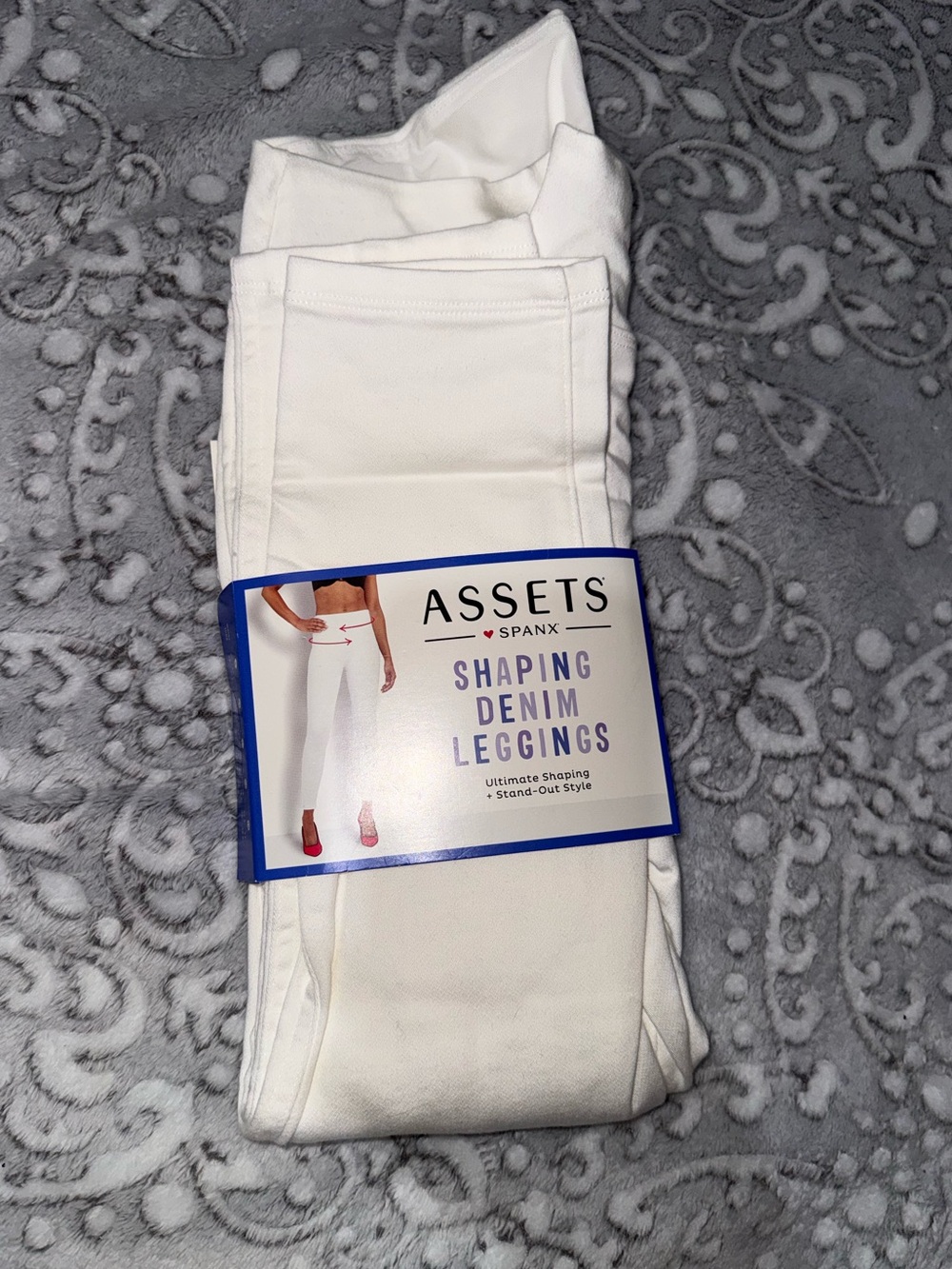 🤍 Assets by SPANX Shaping Denim Leggings – White – Size Small – NWT